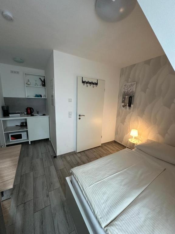 Modern Living Studio Kueche Netflix Inklusive Top Lage 뉘른베르크 외부 사진