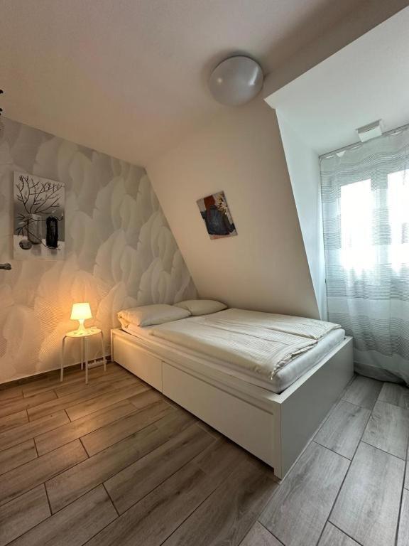 Modern Living Studio Kueche Netflix Inklusive Top Lage 뉘른베르크 외부 사진